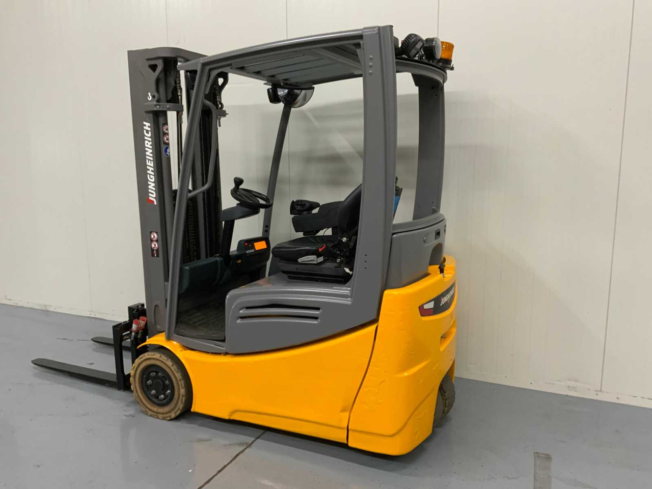 JUNGHEINRICH EFG216K - 4.6M PLYWOOD, FREE-LIFT, SIDE-SHIFT - FORKLIFT - Forklift: picture 3 JUNGHEINRICH EFG216K - 4.6M PLYWOOD, FREE-LIFT, SIDE-SHIFT - FORKLIFT - Forklift: picture 3