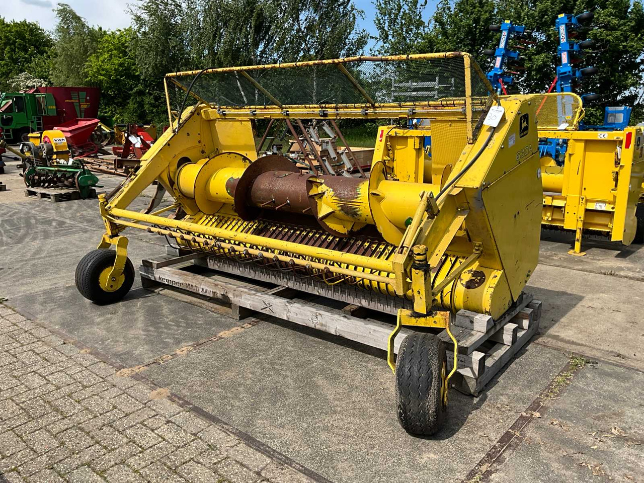 John Deere 630A - Harvester: picture 1 John Deere 630A - Harvester: picture 1