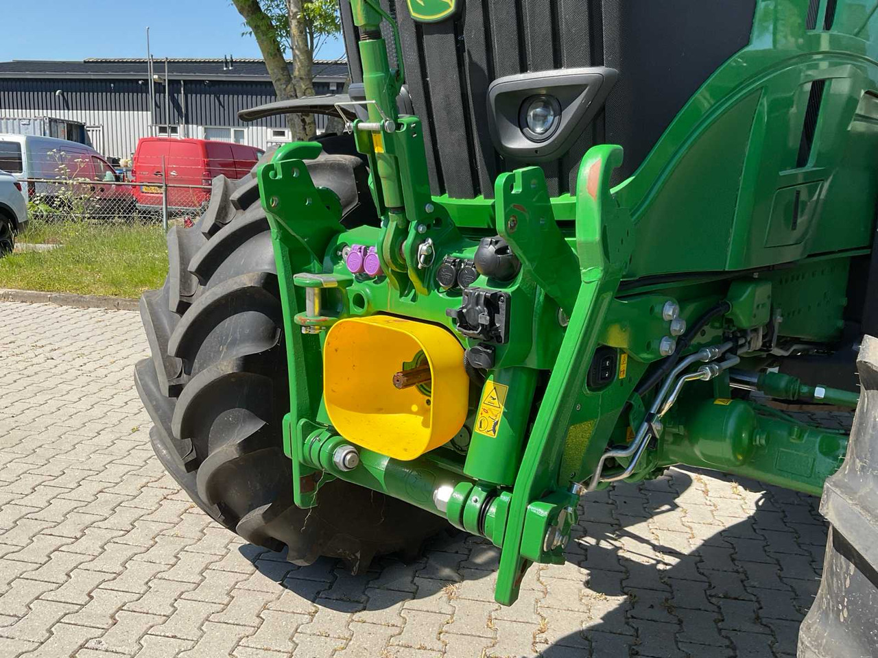Farm tractor John Deere 6R 215: picture 13
