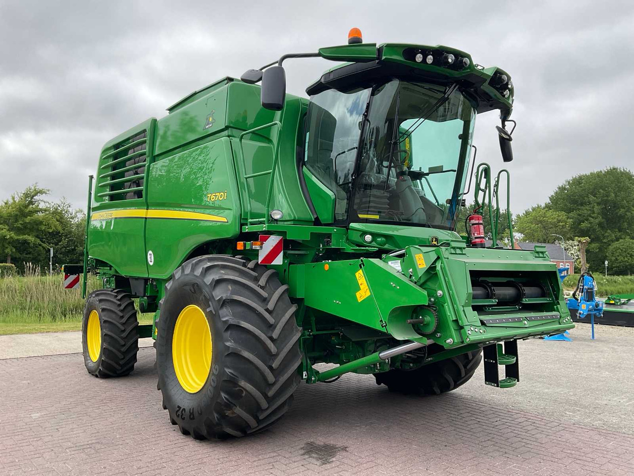 John Deere T670i - Combine harvester: picture 4 John Deere T670i - Combine harvester: picture 4