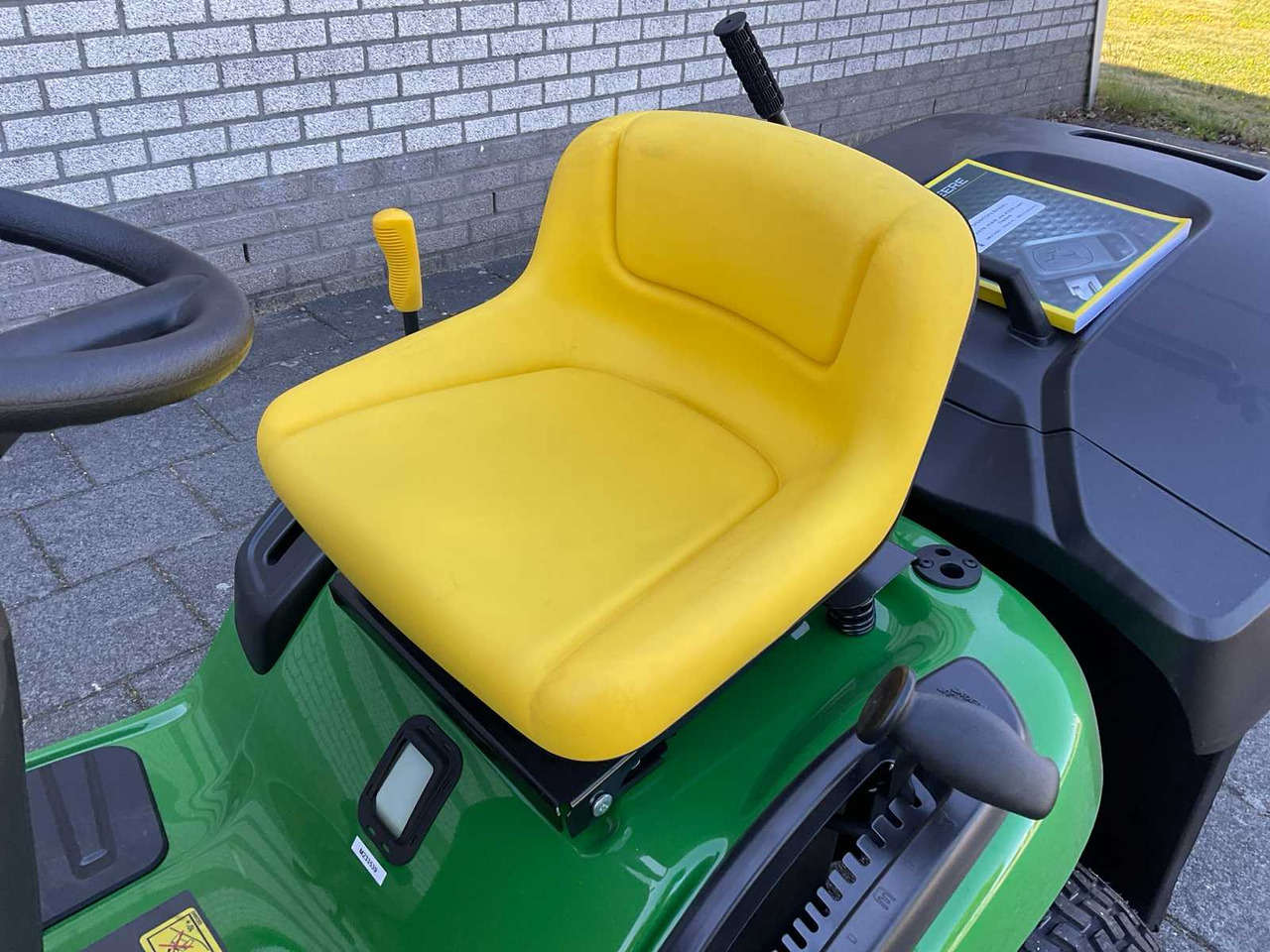 Garden mower John Deere X117R: picture 7