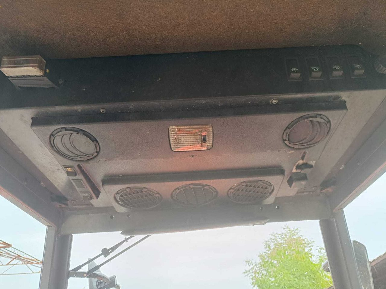 KUBOTA 4-WHEEL DRIVE TRACTOR - Farm tractor: picture 5 KUBOTA 4-WHEEL DRIVE TRACTOR - Farm tractor: picture 5