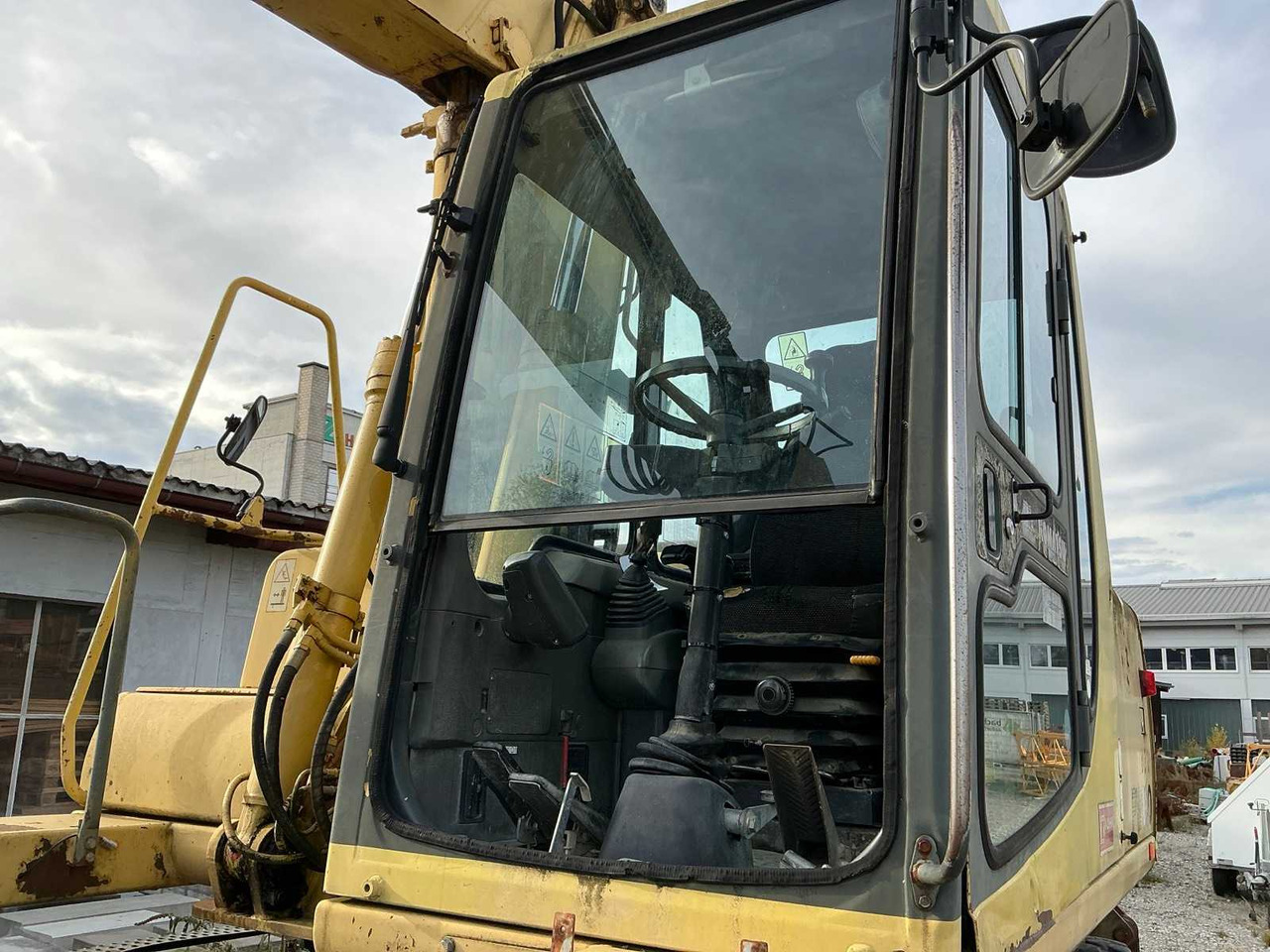 Wheel loader Komatsu 1995 KOMATSU PW 130 GK WHEEL EXCAVATOR: picture 13 Wheel loader Komatsu 1995 KOMATSU PW 130 GK WHEEL EXCAVATOR: picture 13