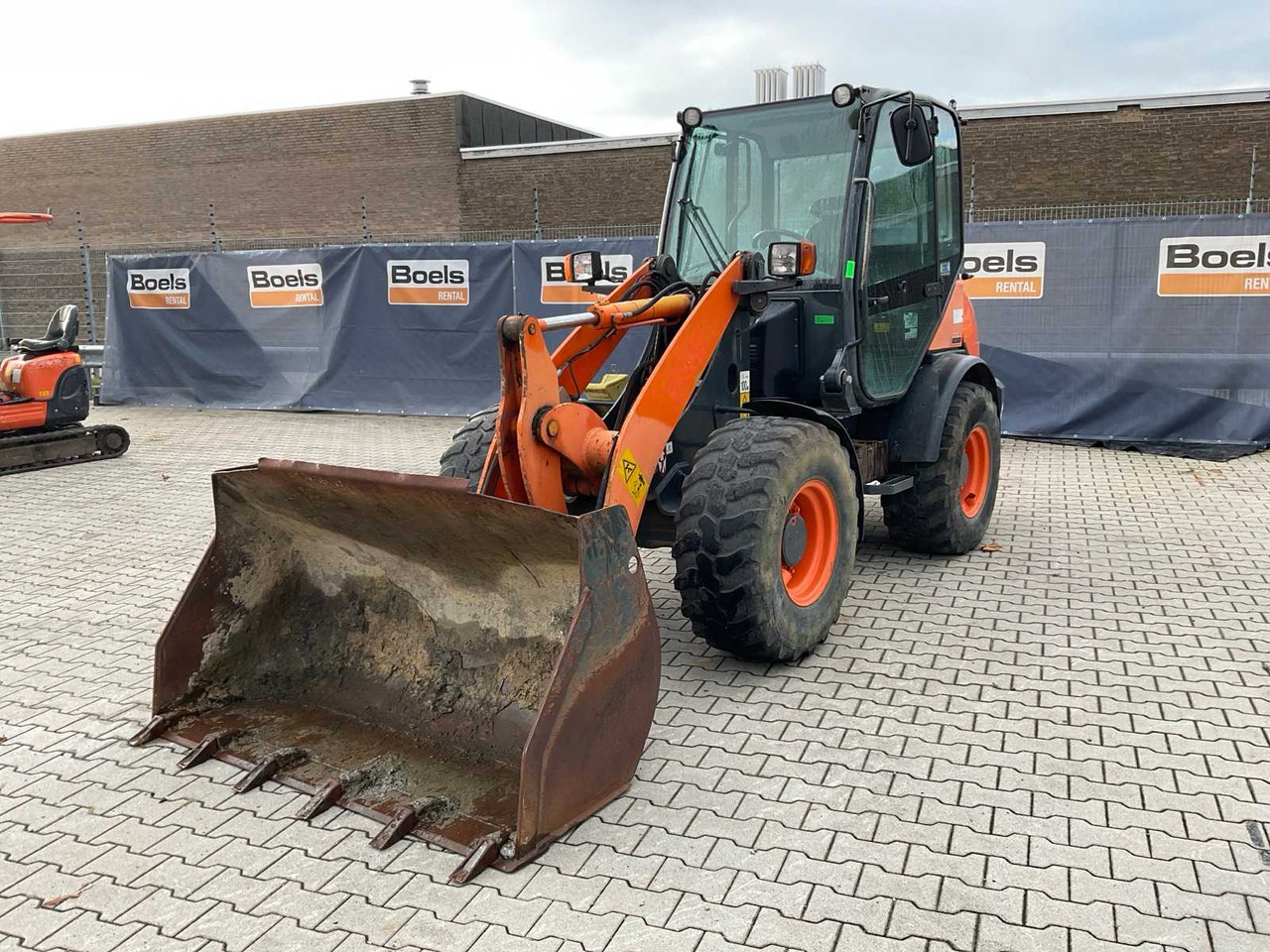 Komatsu WA-70-7 - Wheel loader: picture 1 Komatsu WA-70-7 - Wheel loader: picture 1