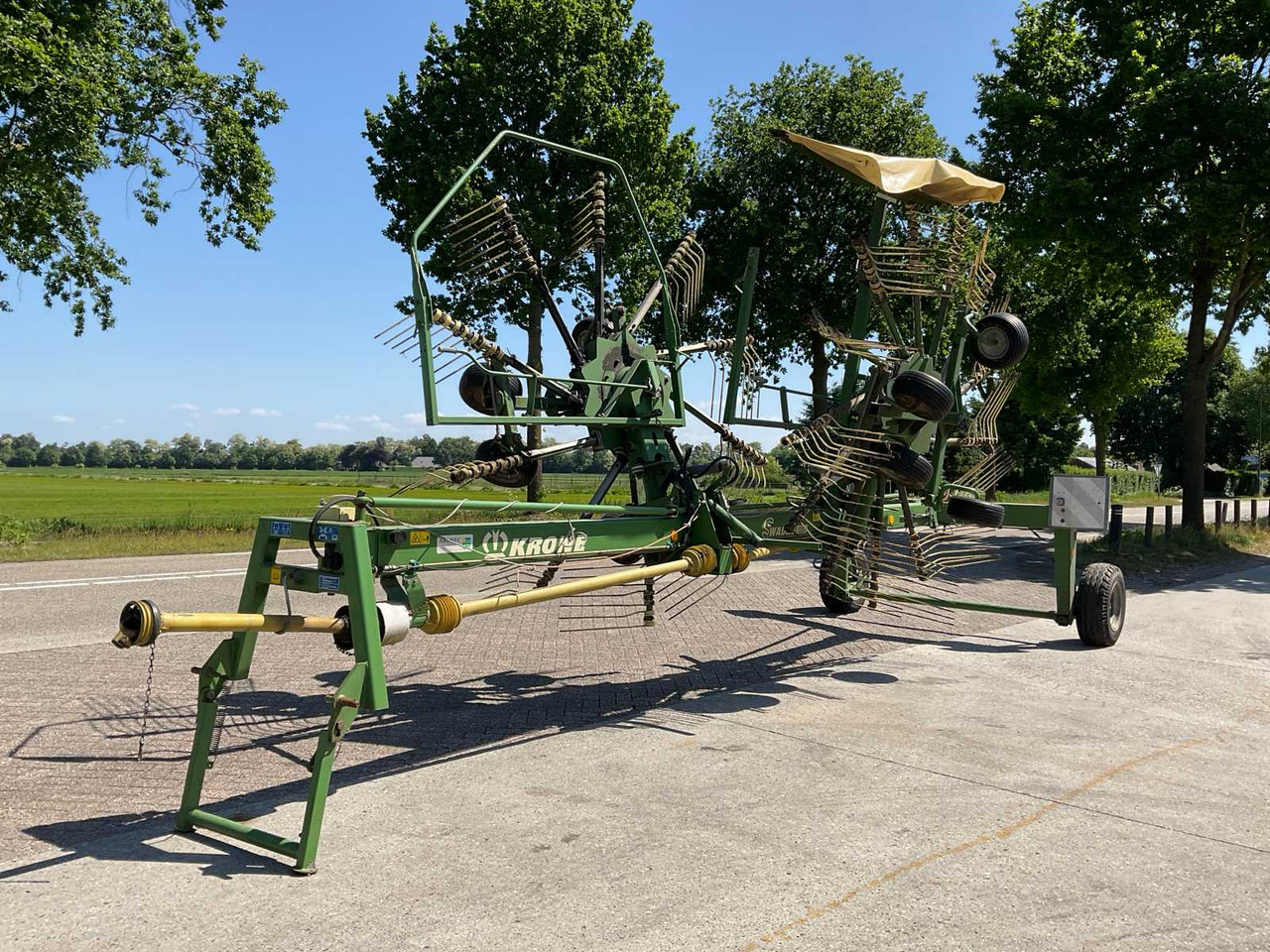 Krone Swadro 1201 - Hay and forage equipment: picture 1 Krone Swadro 1201 - Hay and forage equipment: picture 1