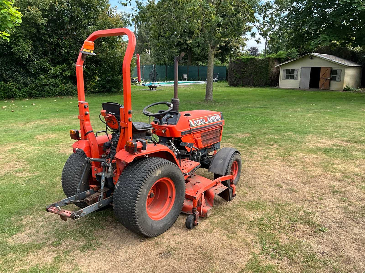 Kubota B1750 HST - Compact tractor: picture 5 Kubota B1750 HST - Compact tractor: picture 5