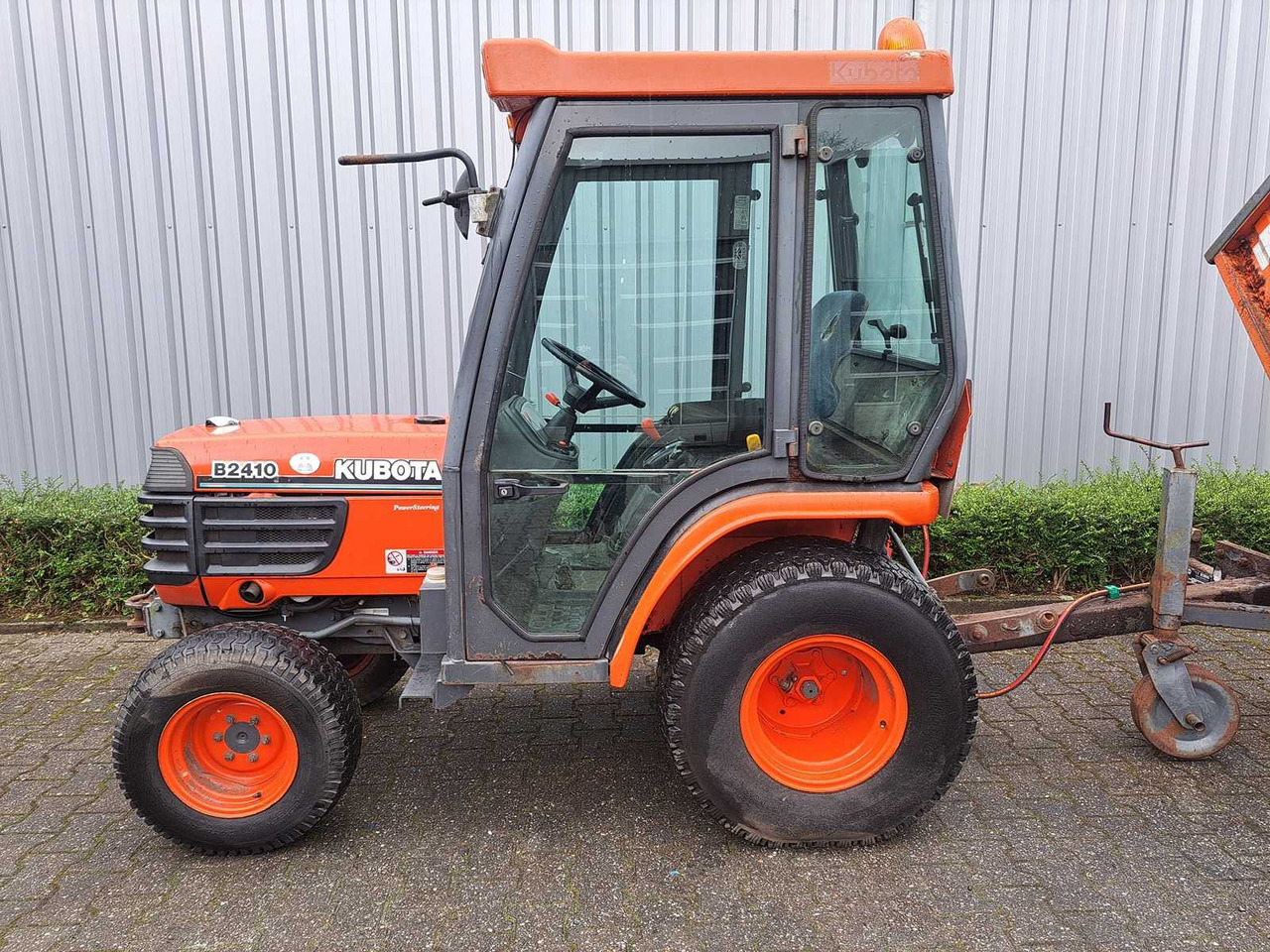 Kubota B2410 - Compact tractor: picture 4 Kubota B2410 - Compact tractor: picture 4