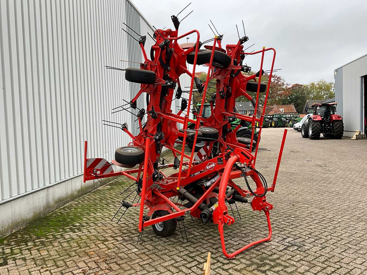 Kuhn GF10803 - Hay and forage equipment: picture 3 Kuhn GF10803 - Hay and forage equipment: picture 3