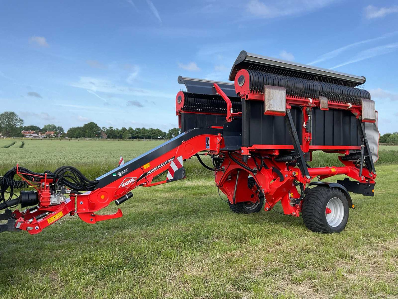 Kuhn Merge Maxx 950 - Hay and forage equipment: picture 2 Kuhn Merge Maxx 950 - Hay and forage equipment: picture 2