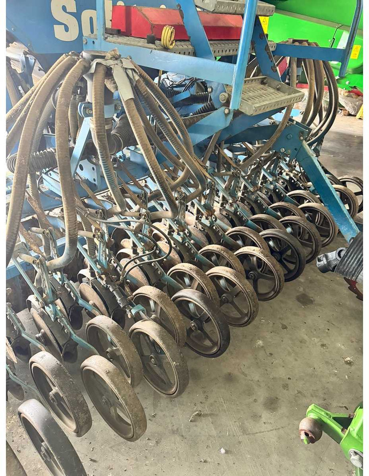 LEMKEN SOLITAIR + ZIRKON  - Sowing equipment: picture 2 LEMKEN SOLITAIR + ZIRKON  - Sowing equipment: picture 2