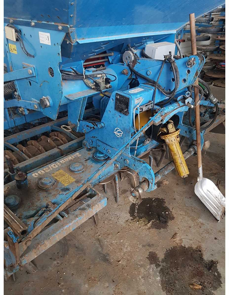 LEMKEN SOLITAIR + ZIRKON  - Sowing equipment: picture 4 LEMKEN SOLITAIR + ZIRKON  - Sowing equipment: picture 4
