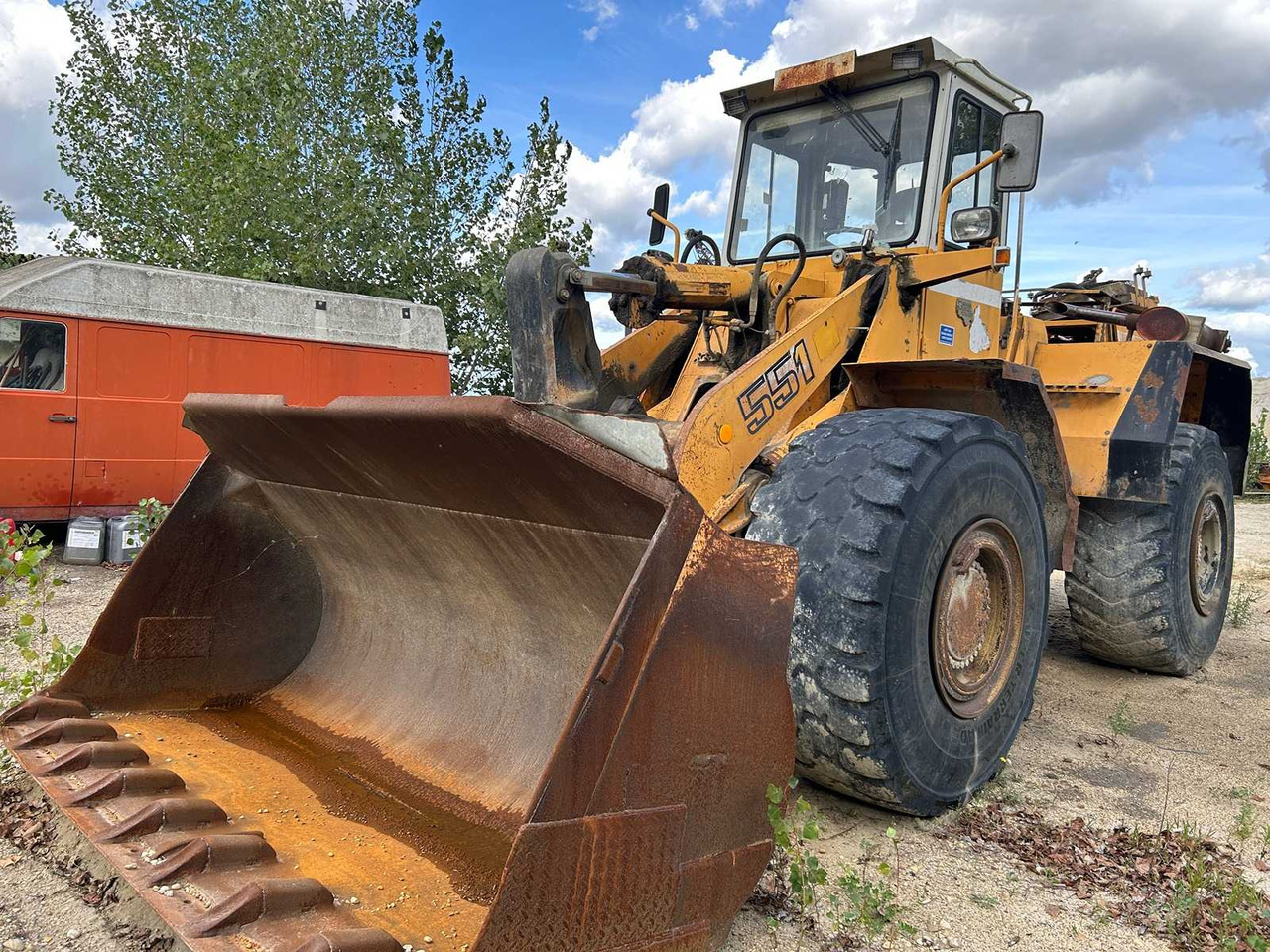 LIEBHERR L551 - Wheel loader: picture 3 LIEBHERR L551 - Wheel loader: picture 3