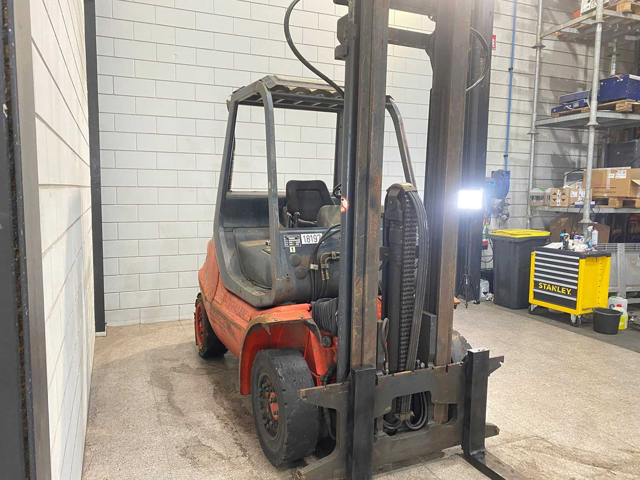 LINDE - 1991 - H40D - FORKLIFT TRUCK - Forklift: picture 3 LINDE - 1991 - H40D - FORKLIFT TRUCK - Forklift: picture 3