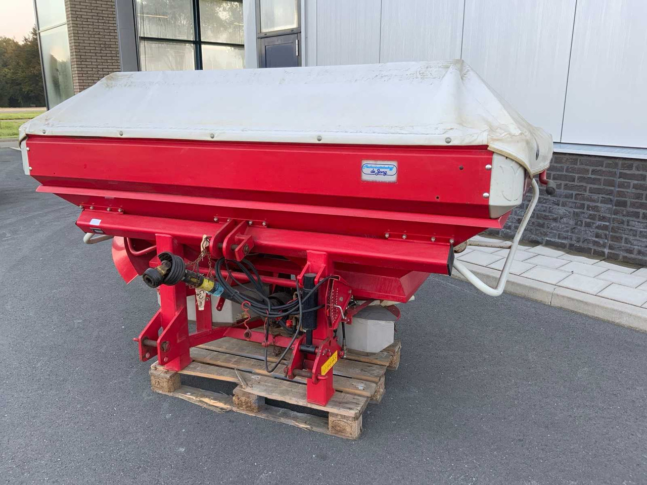 Lely SX 3000 - Fertilizer spreader: picture 1 Lely SX 3000 - Fertilizer spreader: picture 1