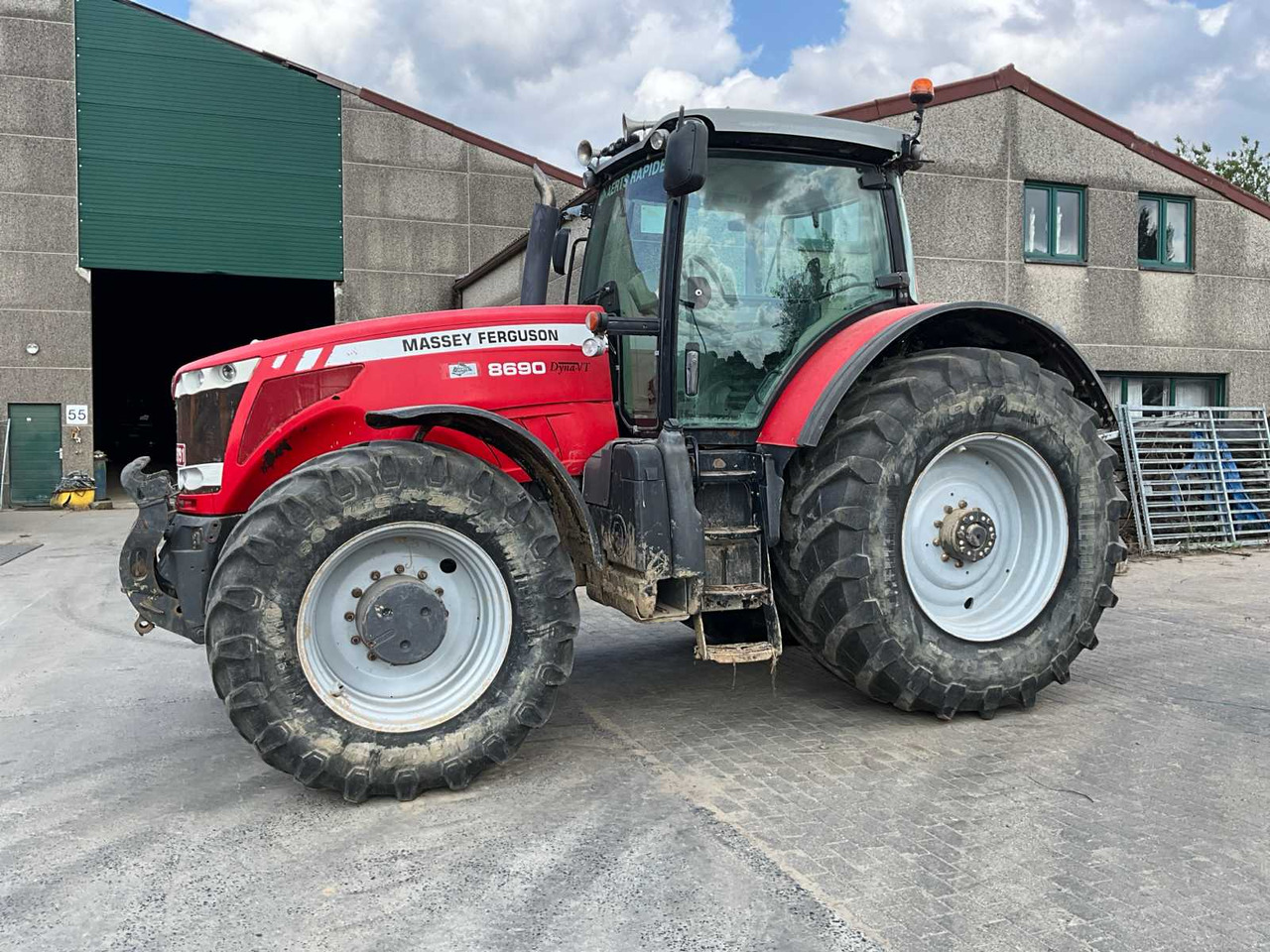 MASSEY FERGUSON MF 8690 PS - Farm tractor: picture 2 MASSEY FERGUSON MF 8690 PS - Farm tractor: picture 2