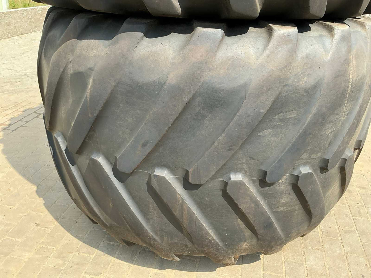 Michelin BKT - Wheels and tires for Farm tractor: picture 5 Michelin BKT - Wheels and tires for Farm tractor: picture 5