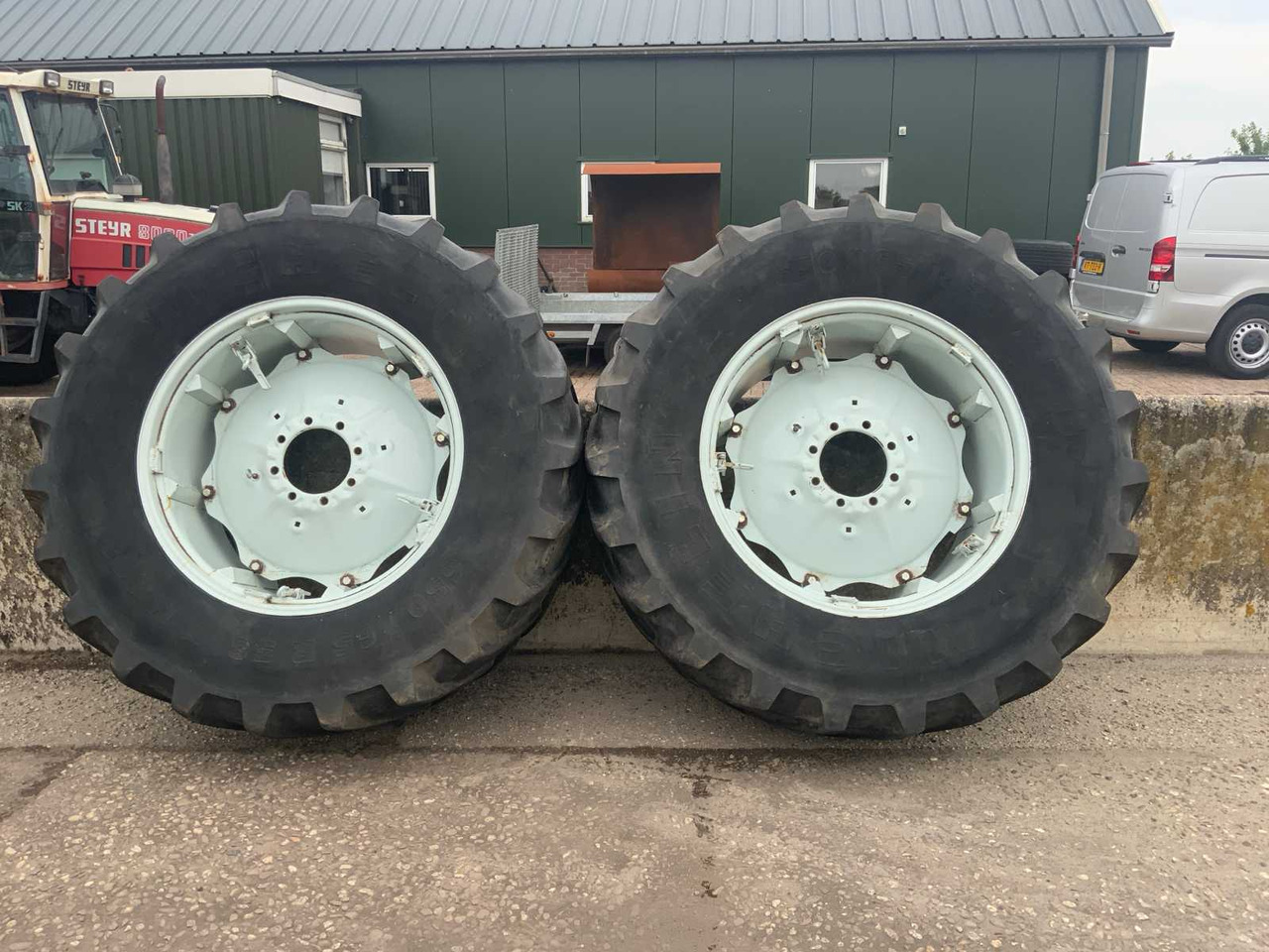 Michelin XM108 - Wheels and tires for Farm tractor: picture 1 Michelin XM108 - Wheels and tires for Farm tractor: picture 1