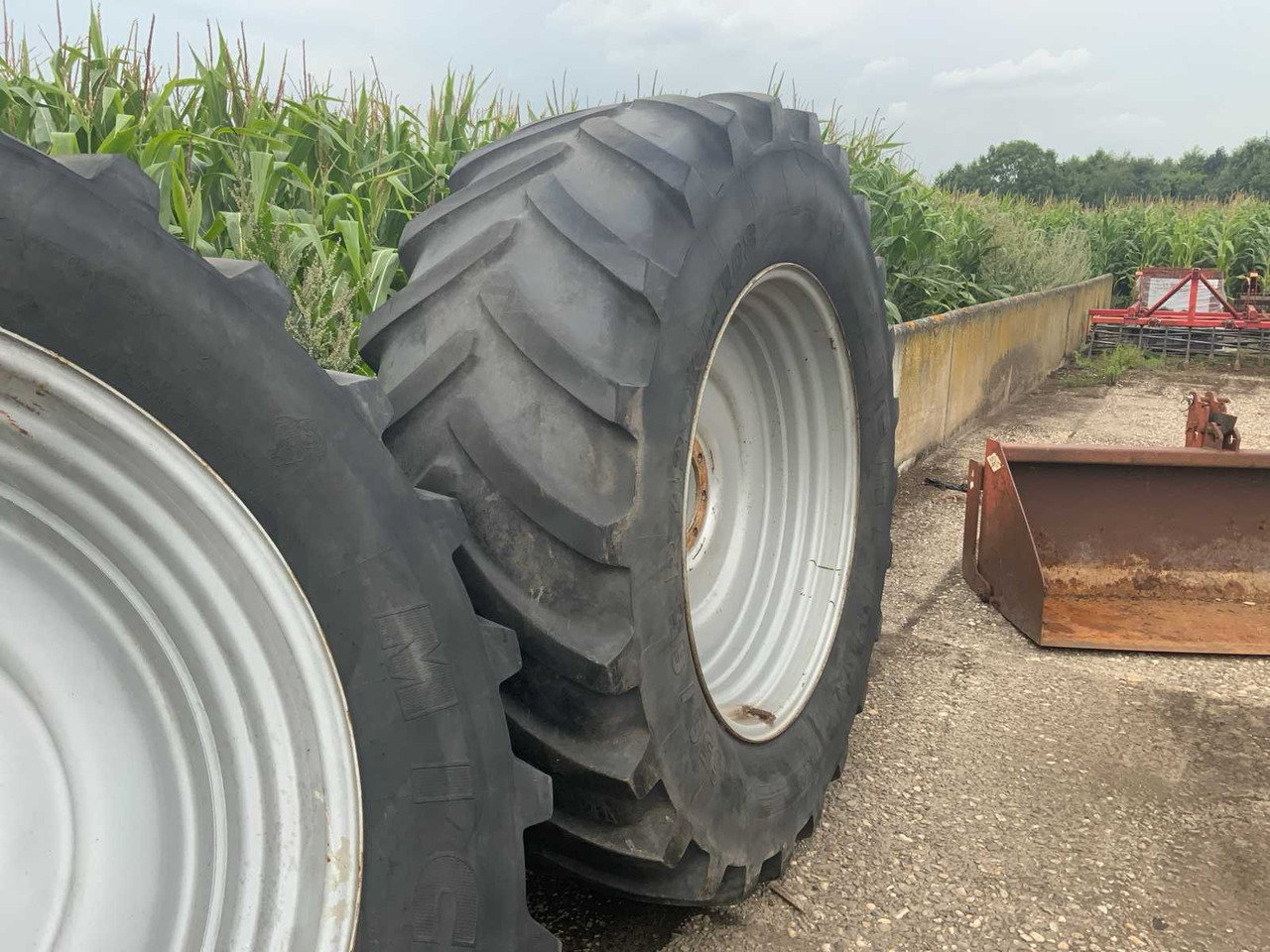 Michelin XM108 - Wheels and tires for Farm tractor: picture 5 Michelin XM108 - Wheels and tires for Farm tractor: picture 5