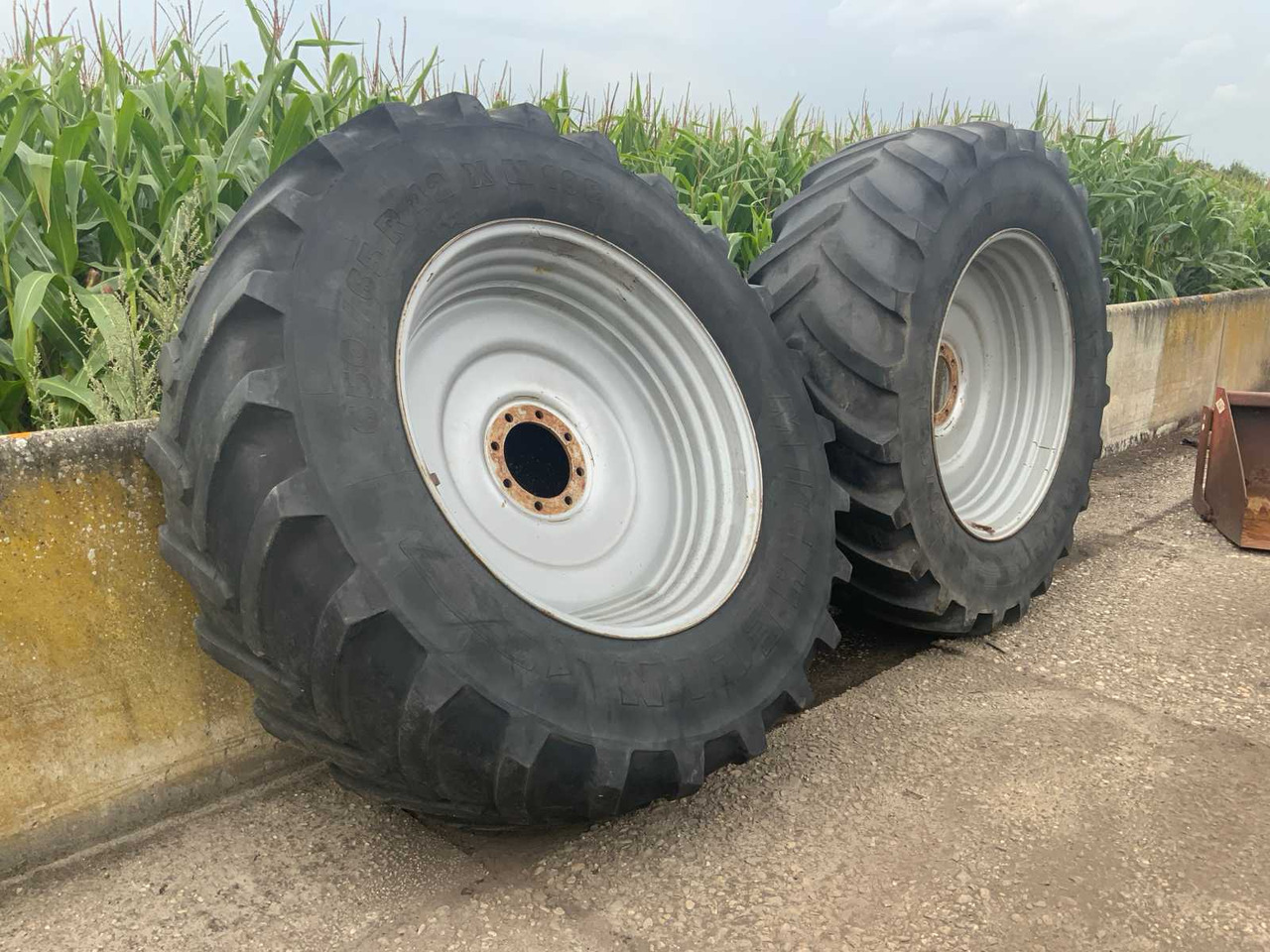 Michelin XM108 - Wheels and tires for Farm tractor: picture 2 Michelin XM108 - Wheels and tires for Farm tractor: picture 2