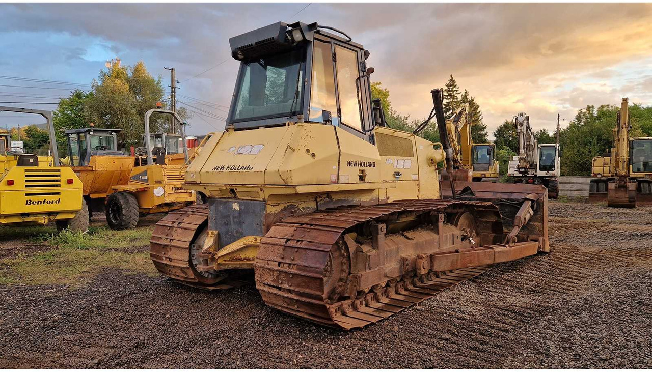 NEW HOLLAND - BULLDOZER - 2005 - Bulldozer: picture 3 NEW HOLLAND - BULLDOZER - 2005 - Bulldozer: picture 3