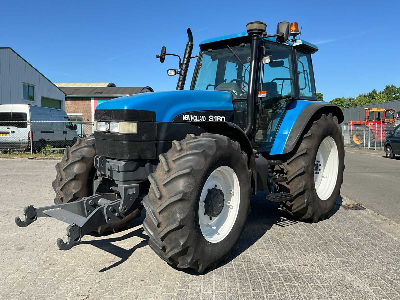 New Holland 8160 - Farm tractor: picture 1 New Holland 8160 - Farm tractor: picture 1