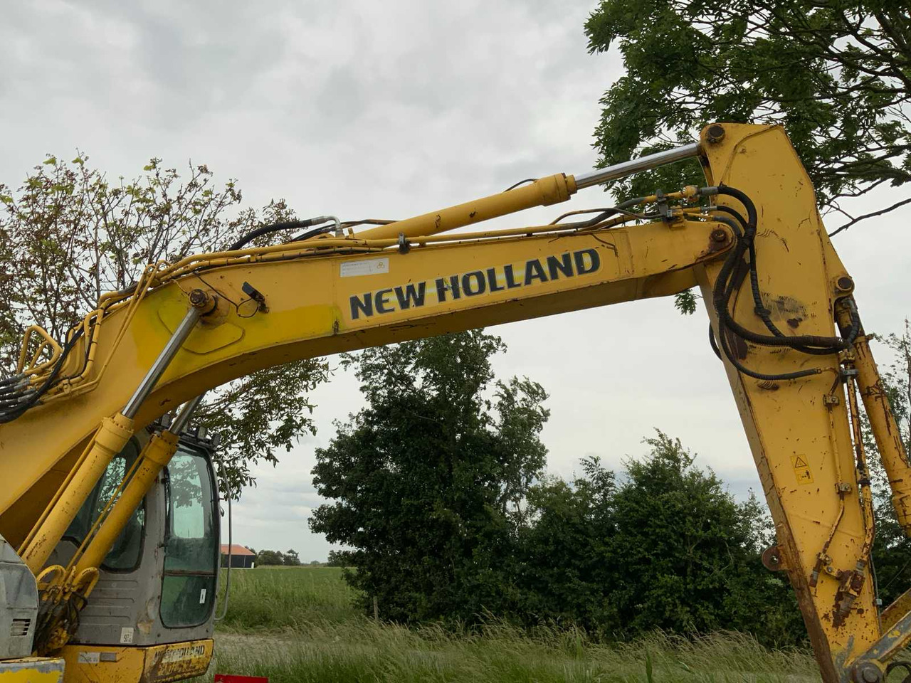 New Holland Kobelco E225BSR - Crawler excavator: picture 5 New Holland Kobelco E225BSR - Crawler excavator: picture 5