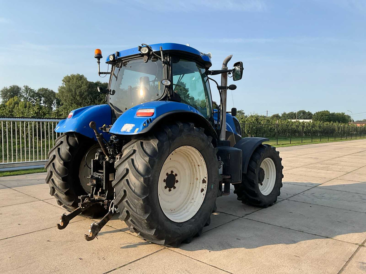New Holland T7.185 - Farm tractor: picture 5 New Holland T7.185 - Farm tractor: picture 5