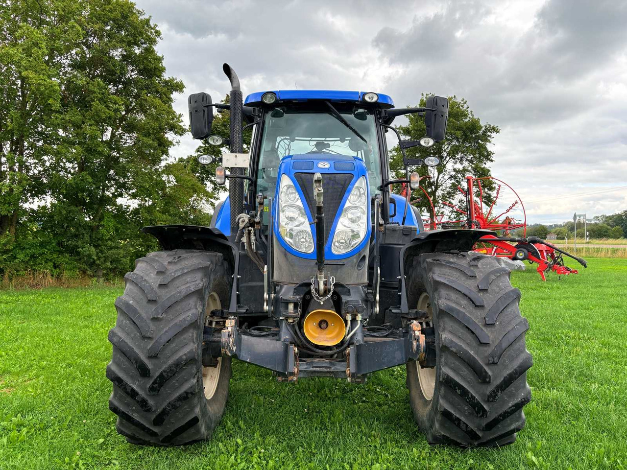 New Holland T7.210 AC - Farm tractor: picture 5 New Holland T7.210 AC - Farm tractor: picture 5