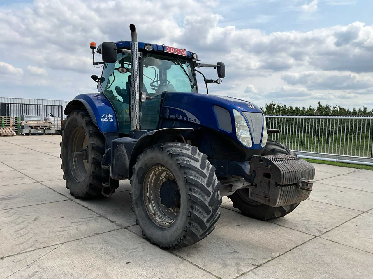 New Holland T7-235 - Farm tractor: picture 3 New Holland T7-235 - Farm tractor: picture 3