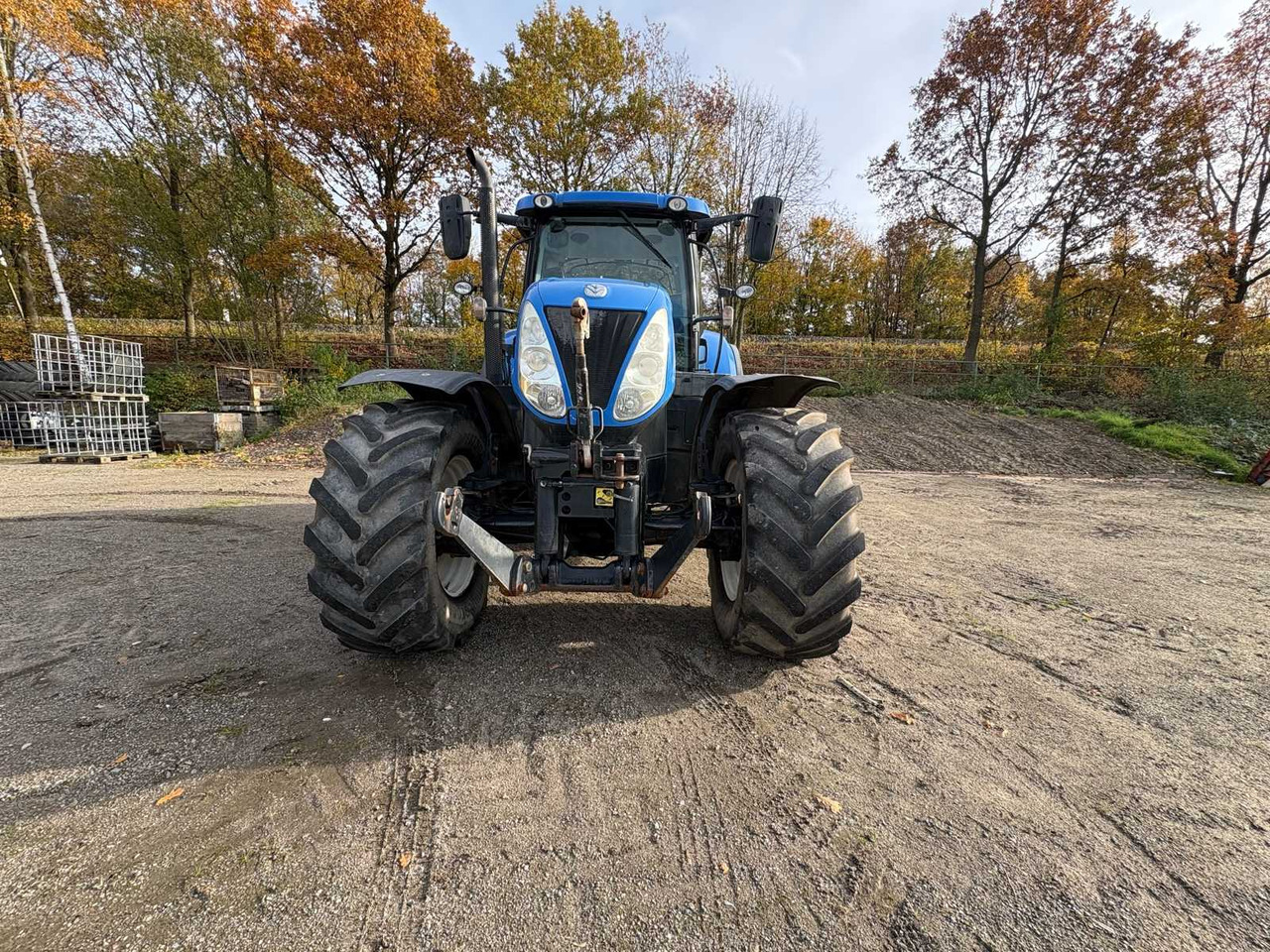 New Holland T7.260 - Farm tractor: picture 2 New Holland T7.260 - Farm tractor: picture 2