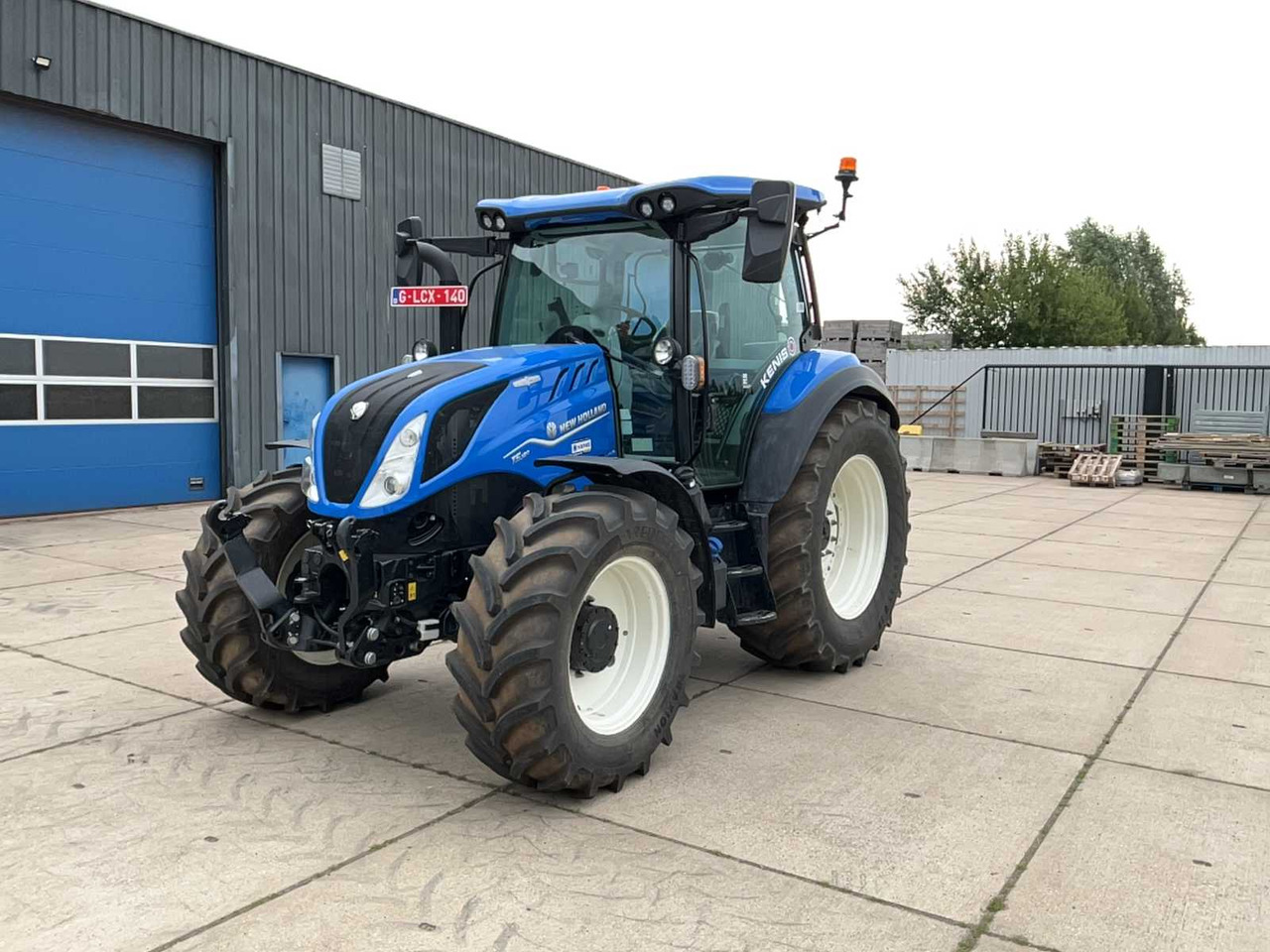 New Holland TS 5.120 - Farm tractor: picture 1 New Holland TS 5.120 - Farm tractor: picture 1
