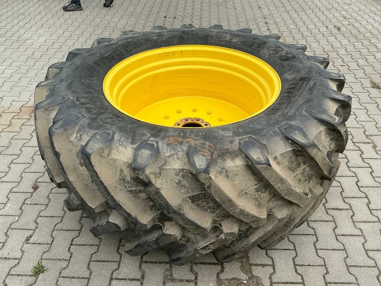 Pirelli TM800 - Wheels and tires for Farm tractor: picture 4 Pirelli TM800 - Wheels and tires for Farm tractor: picture 4
