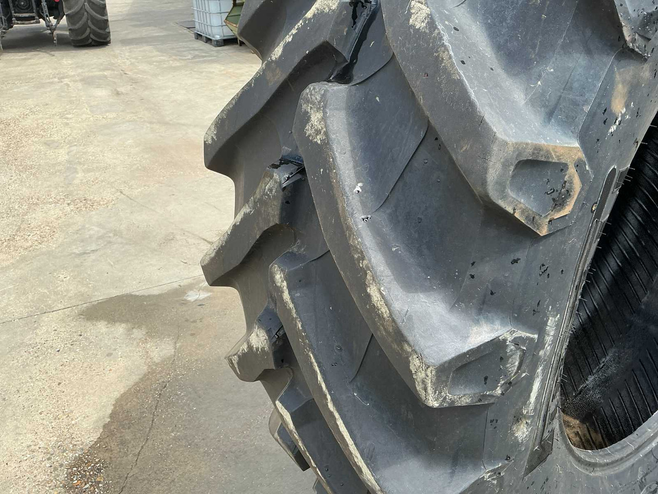 Pirelli TM800 - Wheels and tires for Farm tractor: picture 5 Pirelli TM800 - Wheels and tires for Farm tractor: picture 5