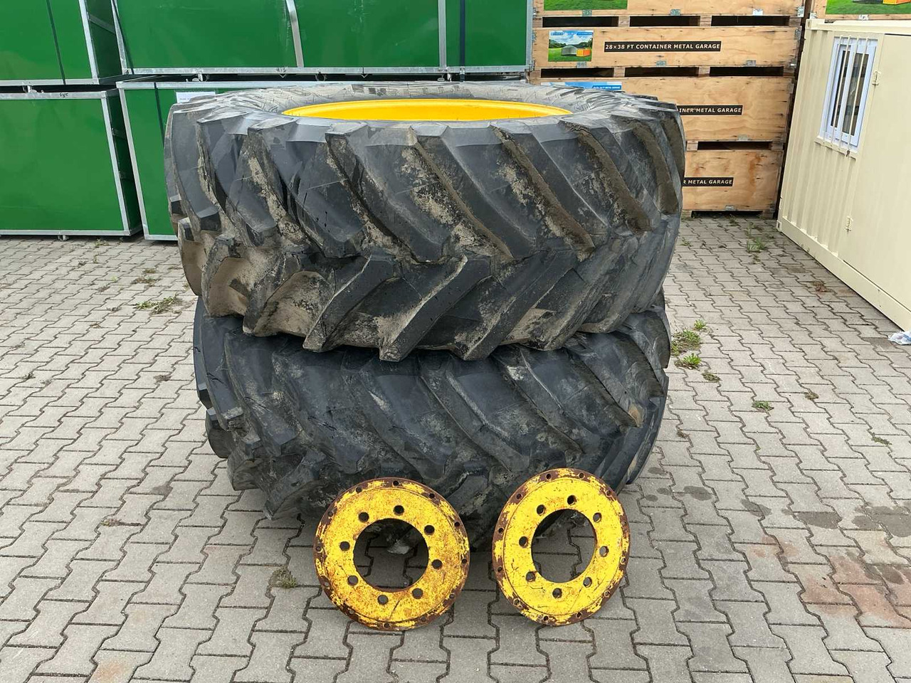 Pirelli TM800 - Wheels and tires for Farm tractor: picture 1 Pirelli TM800 - Wheels and tires for Farm tractor: picture 1