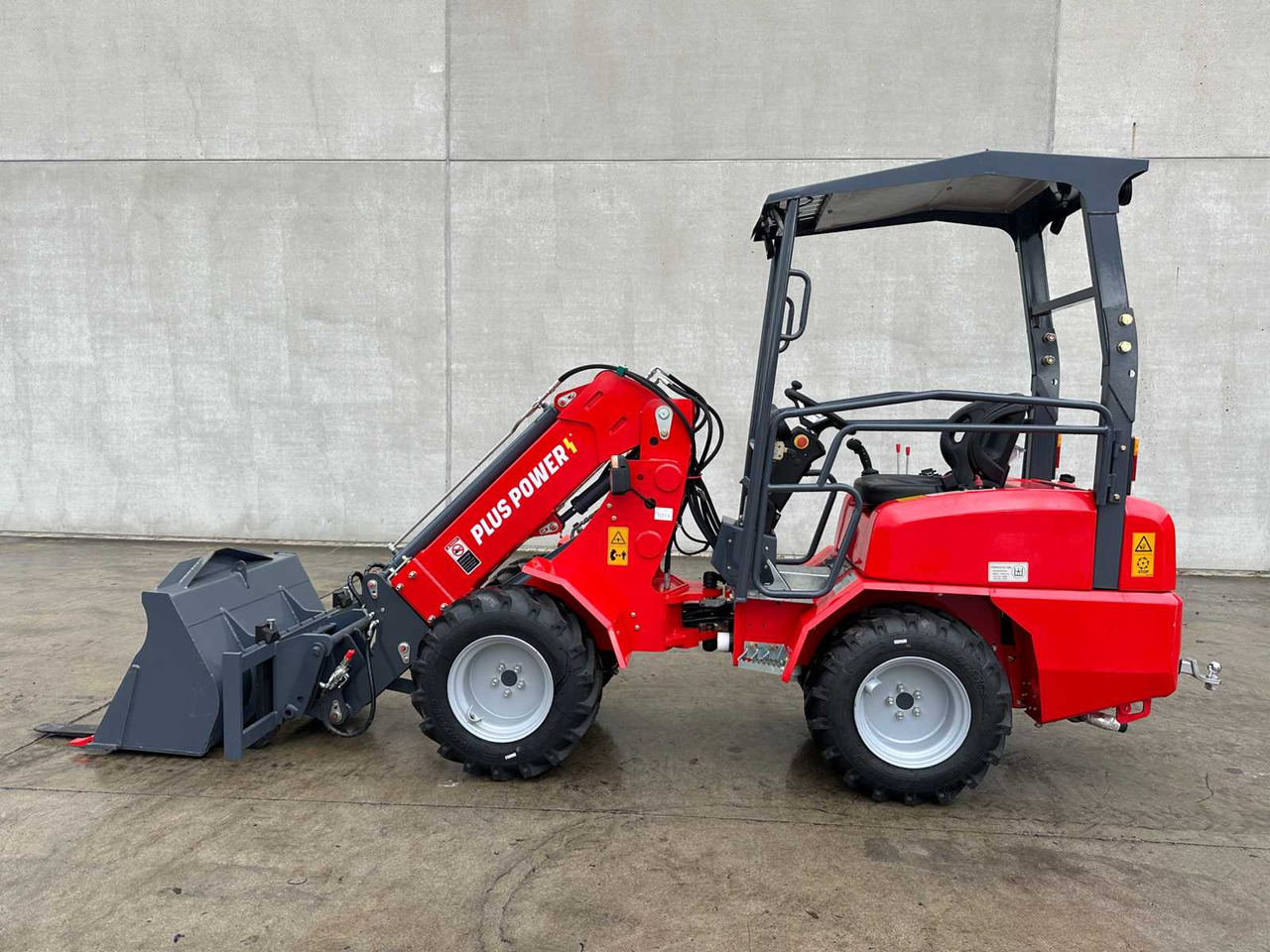 Plus Power HQ180T - Skid steer loader: picture 1 Plus Power HQ180T - Skid steer loader: picture 1