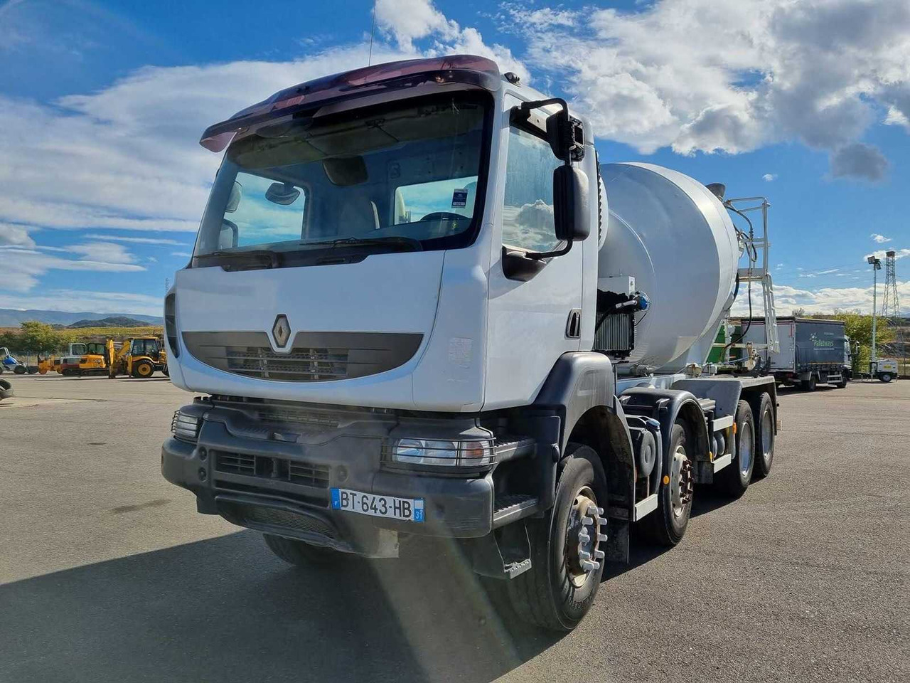 RENAULT - Concrete mixer truck: picture 4 RENAULT - Concrete mixer truck: picture 4