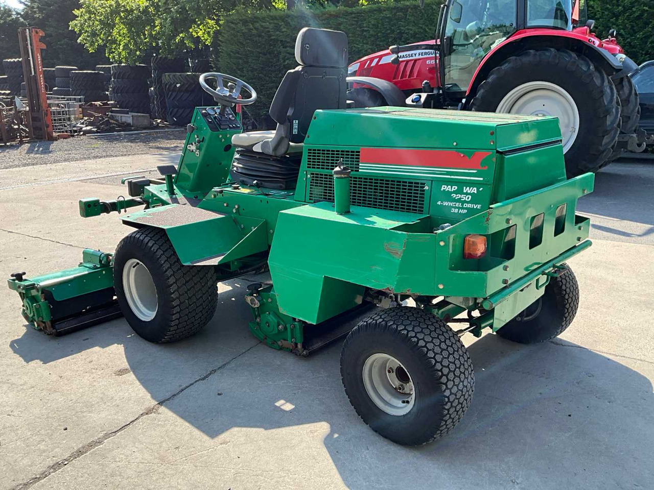 Ransomes Parkway 2250 - Flail mower/ Mulcher: picture 3 Ransomes Parkway 2250 - Flail mower/ Mulcher: picture 3