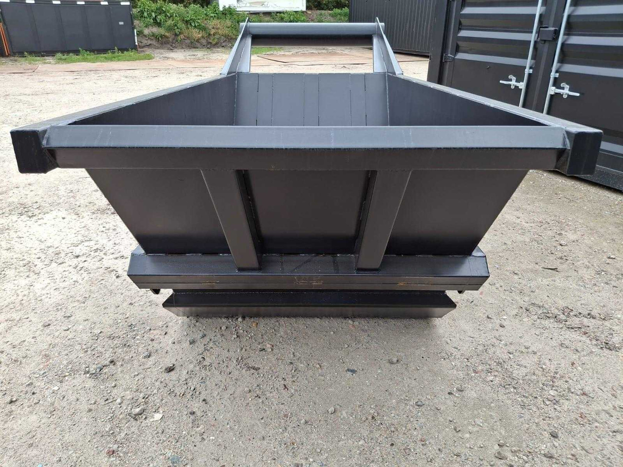 Rhino-cross 5 kuub - Skip bin: picture 4 Rhino-cross 5 kuub - Skip bin: picture 4