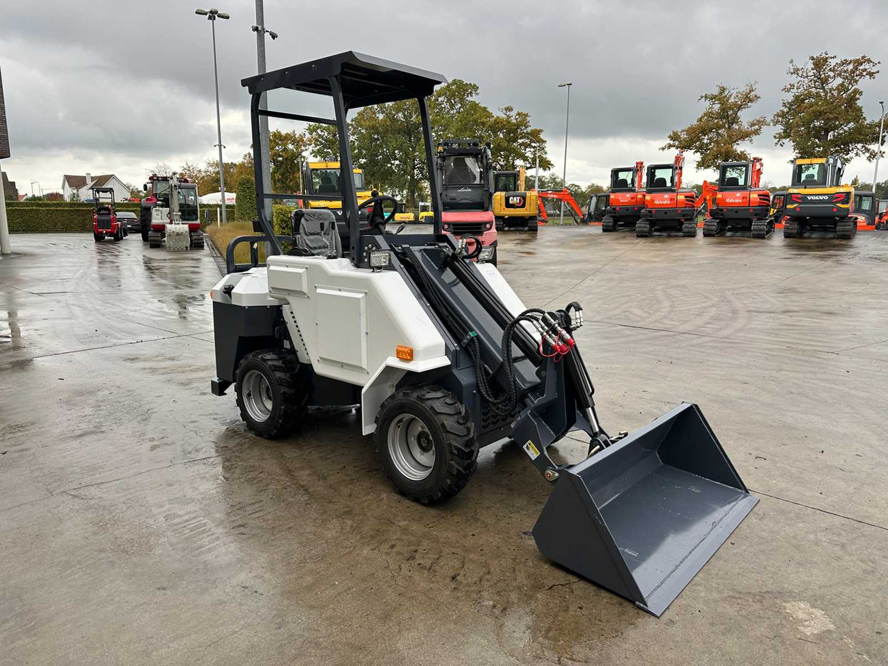 SDLOOL SL-S30 - Skid steer loader: picture 4 SDLOOL SL-S30 - Skid steer loader: picture 4