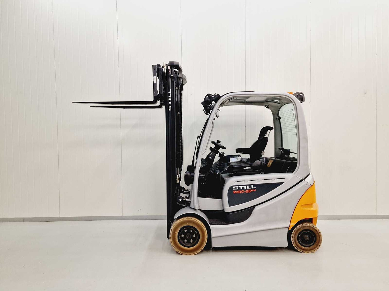 STILL - RX60-25 - FORKLIFT - NEW SIDE-SHIFT AND FORKS - 4TH FUNCTION - Forklift: picture 4 STILL - RX60-25 - FORKLIFT - NEW SIDE-SHIFT AND FORKS - 4TH FUNCTION - Forklift: picture 4