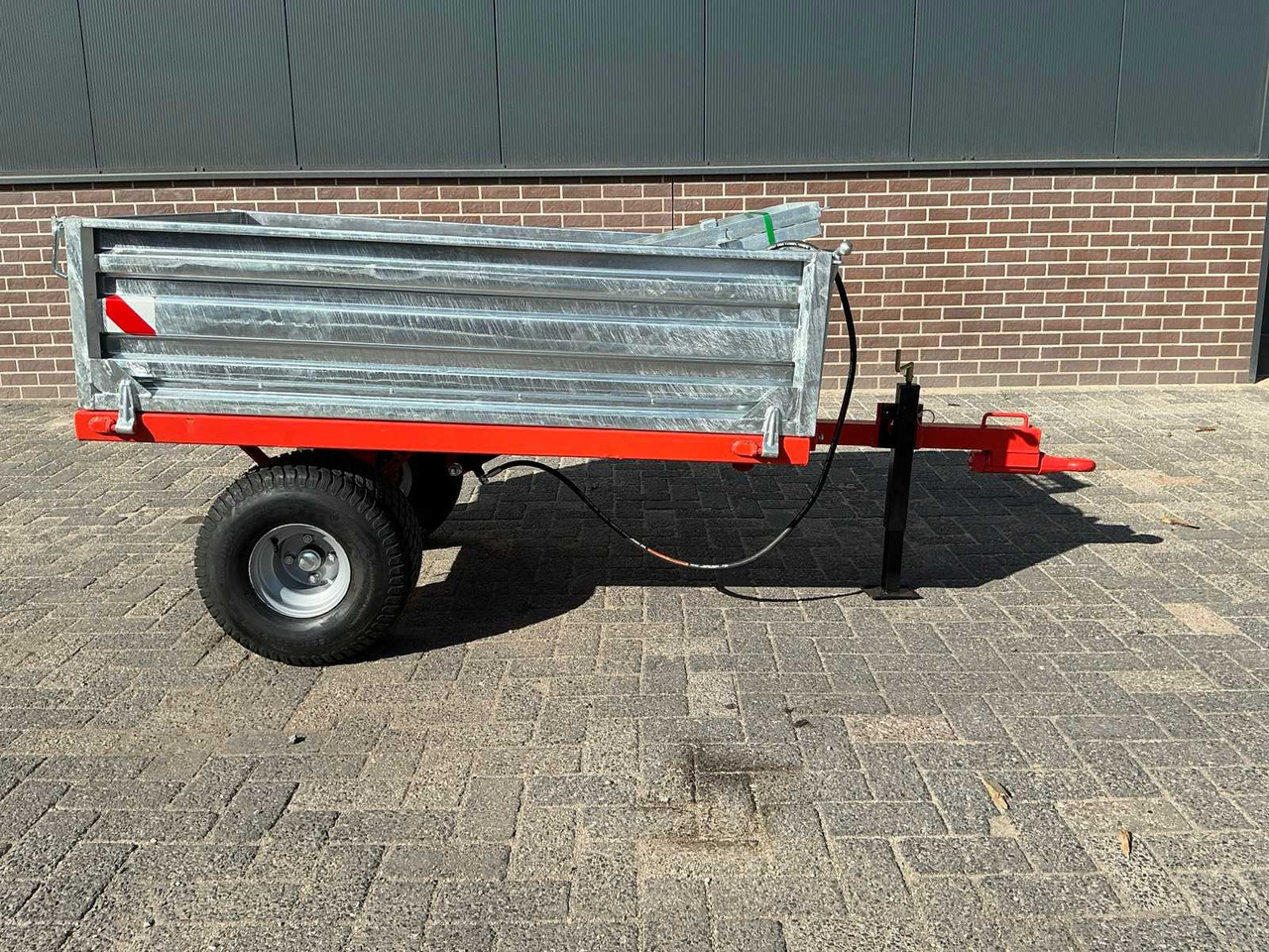 Single axle Dumper trailer - Farm tipping trailer/ Dumper: picture 5 Single axle Dumper trailer - Farm tipping trailer/ Dumper: picture 5