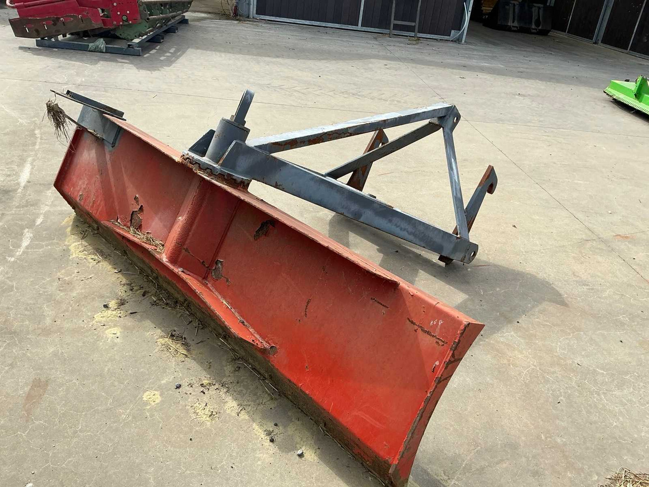 Snow plow for tractor - Snow plough: picture 3 Snow plow for tractor - Snow plough: picture 3
