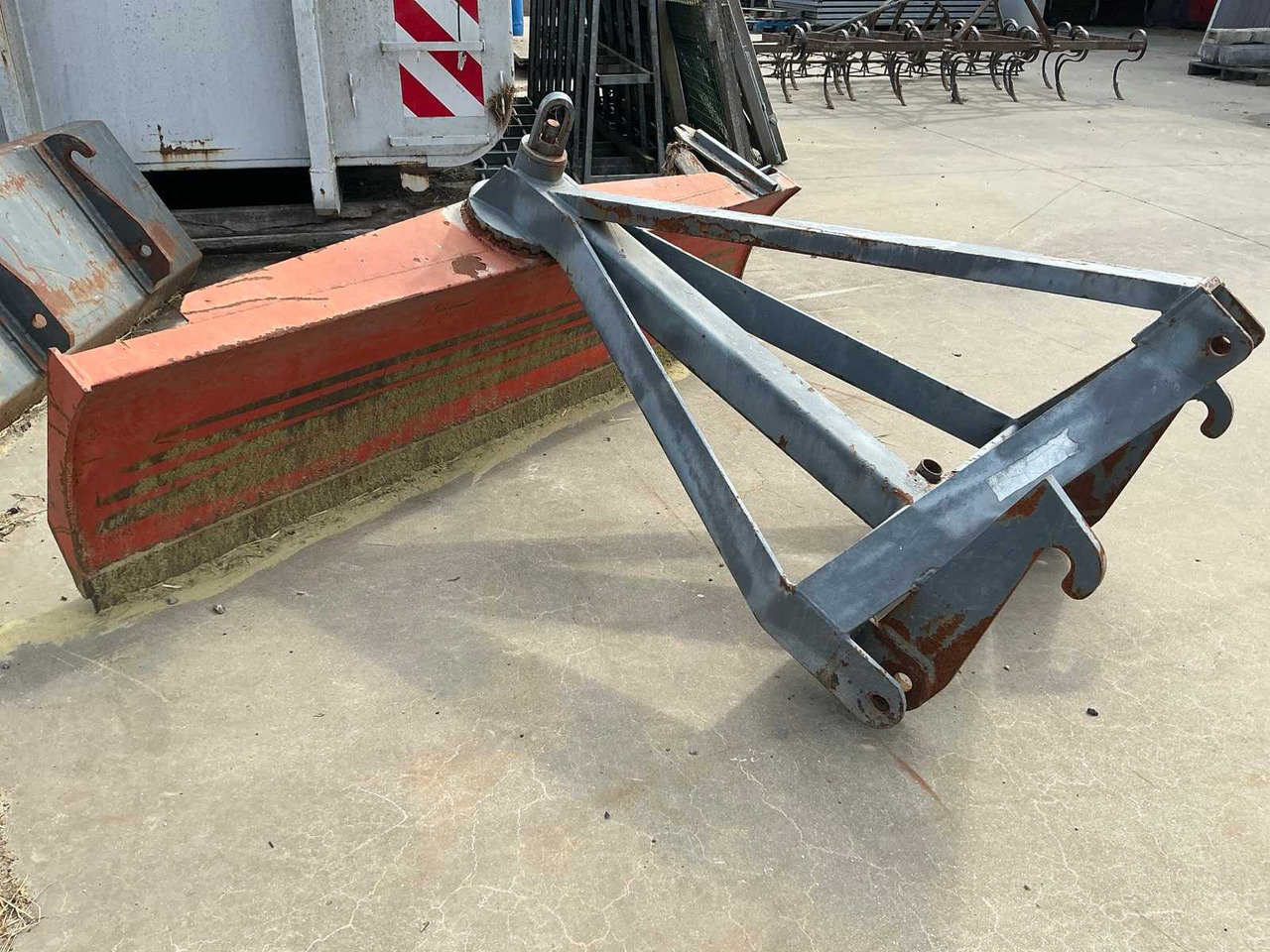 Snow plow for tractor - Snow plough: picture 2 Snow plow for tractor - Snow plough: picture 2