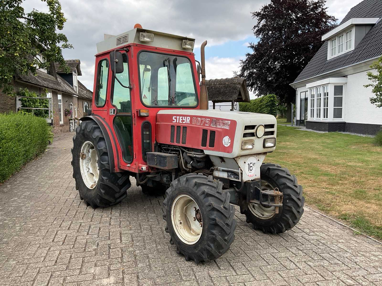 Steyr 8075 - Compact tractor: picture 5 Steyr 8075 - Compact tractor: picture 5