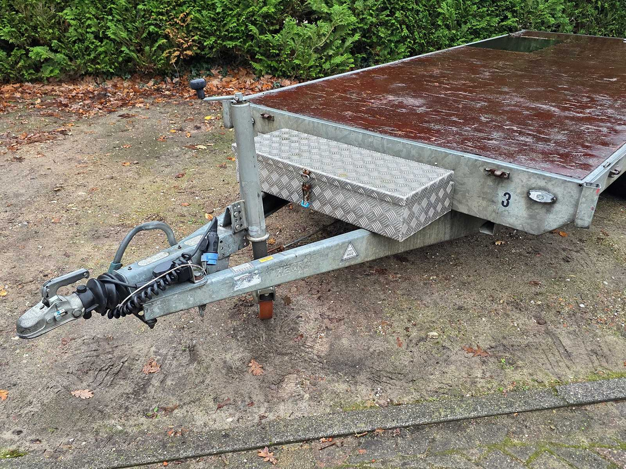 HENRA - 2013 - TANDEM AXLE - PLATFORM TRAILER - TRAILER - 62-WK-FT - Trailer: picture 3 HENRA - 2013 - TANDEM AXLE - PLATFORM TRAILER - TRAILER - 62-WK-FT - Trailer: picture 3