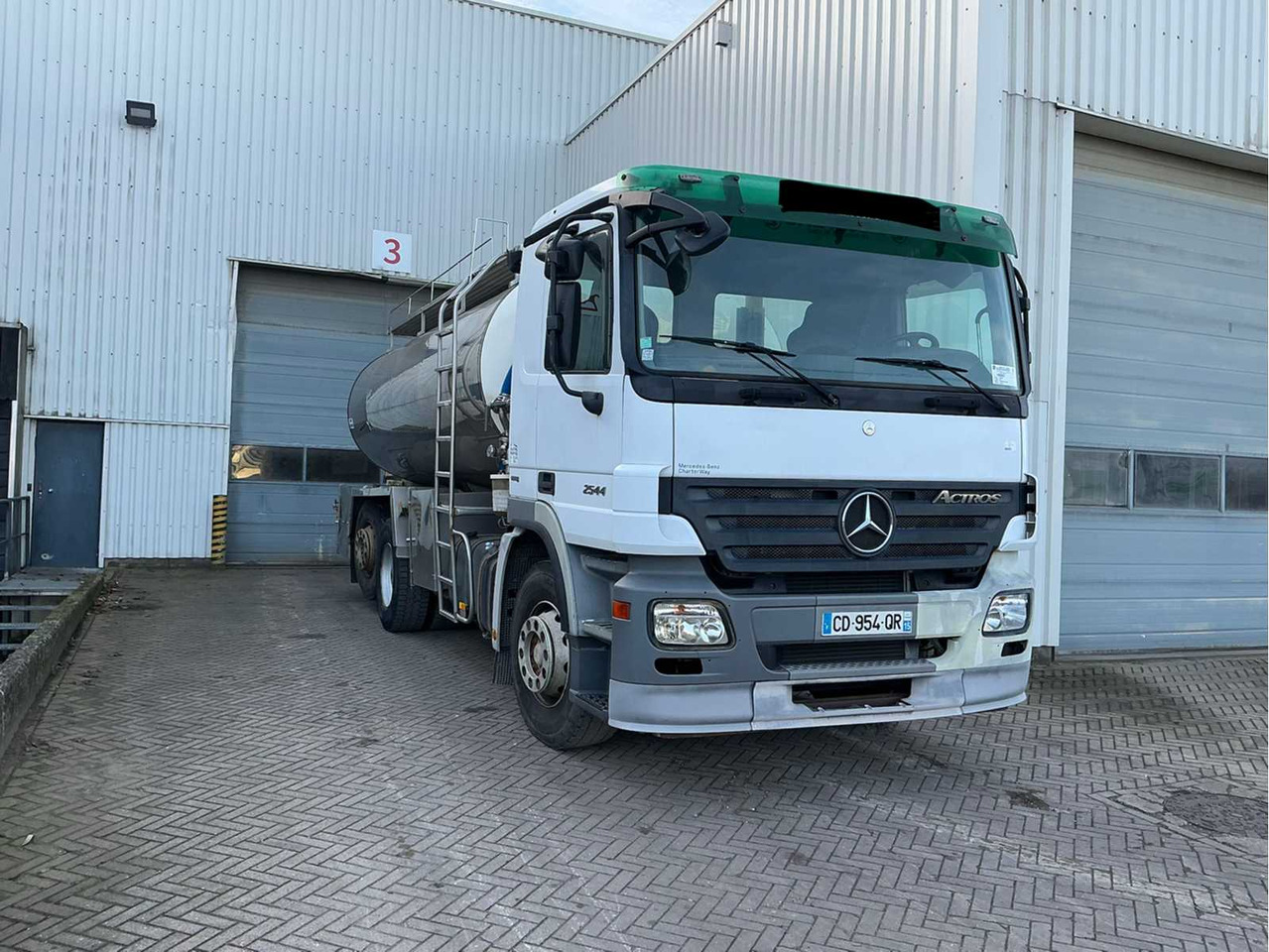 2007 MERCEDES-BENZ 2544 TANKER - Truck: picture 1 2007 MERCEDES-BENZ 2544 TANKER - Truck: picture 1
