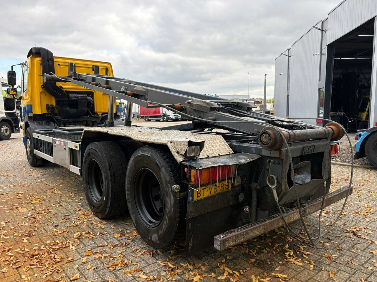 DAF - CF 85 410 - ROPE SYSTEM - CONTAINER TRUCK - Truck: picture 5 DAF - CF 85 410 - ROPE SYSTEM - CONTAINER TRUCK - Truck: picture 5