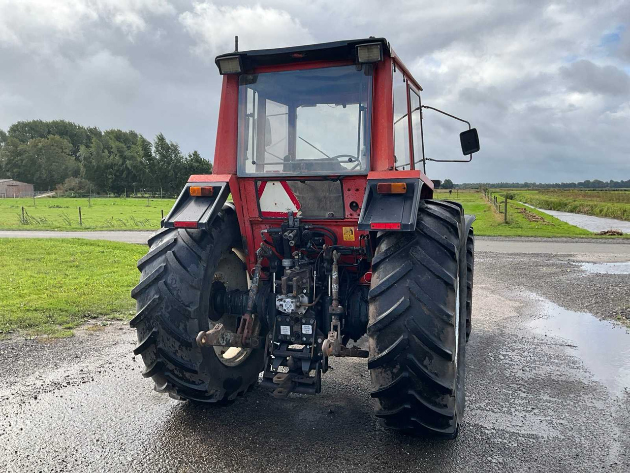 Farm tractor Valmet 805: picture 8