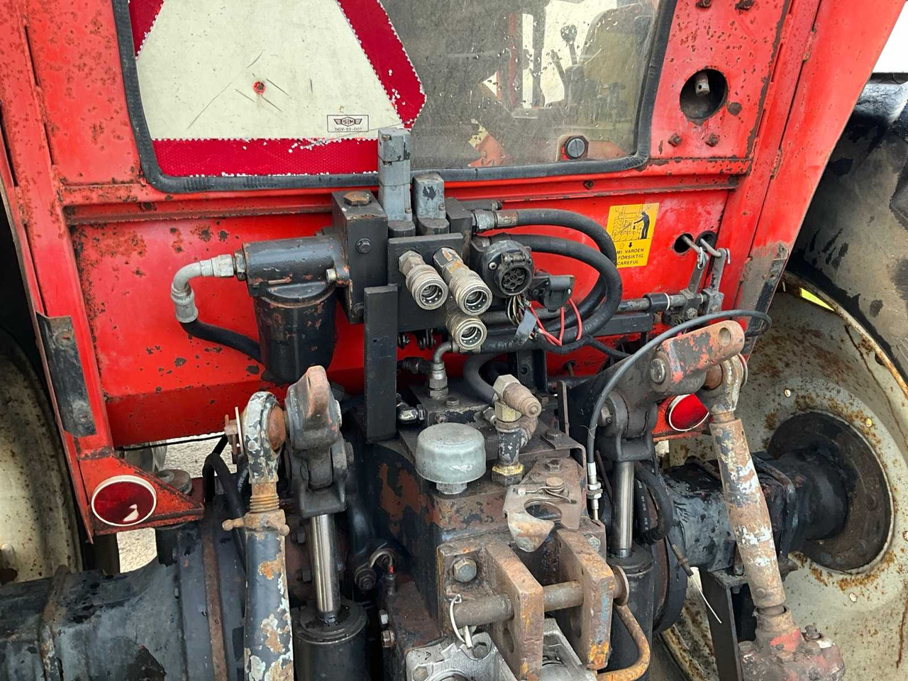 Farm tractor Valmet 805: picture 19