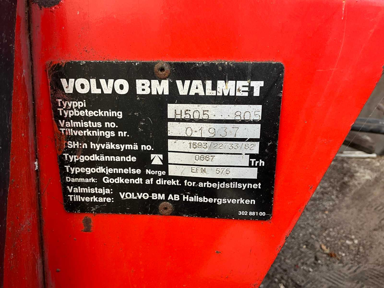 Farm tractor Valmet 805: picture 32